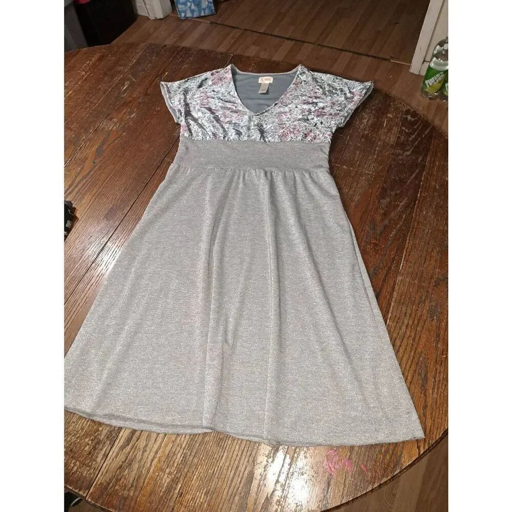 6/8 Tracy Porter Grey Pink Cream Short Sleeve VNeck Metallic Velour Velvet Dress